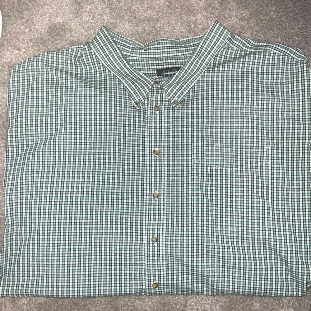 Men’s plaid button down